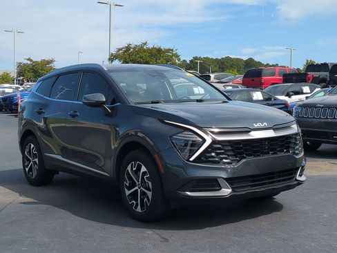 Used 2024 Kia Sportage EX AWD/4WD image 2
