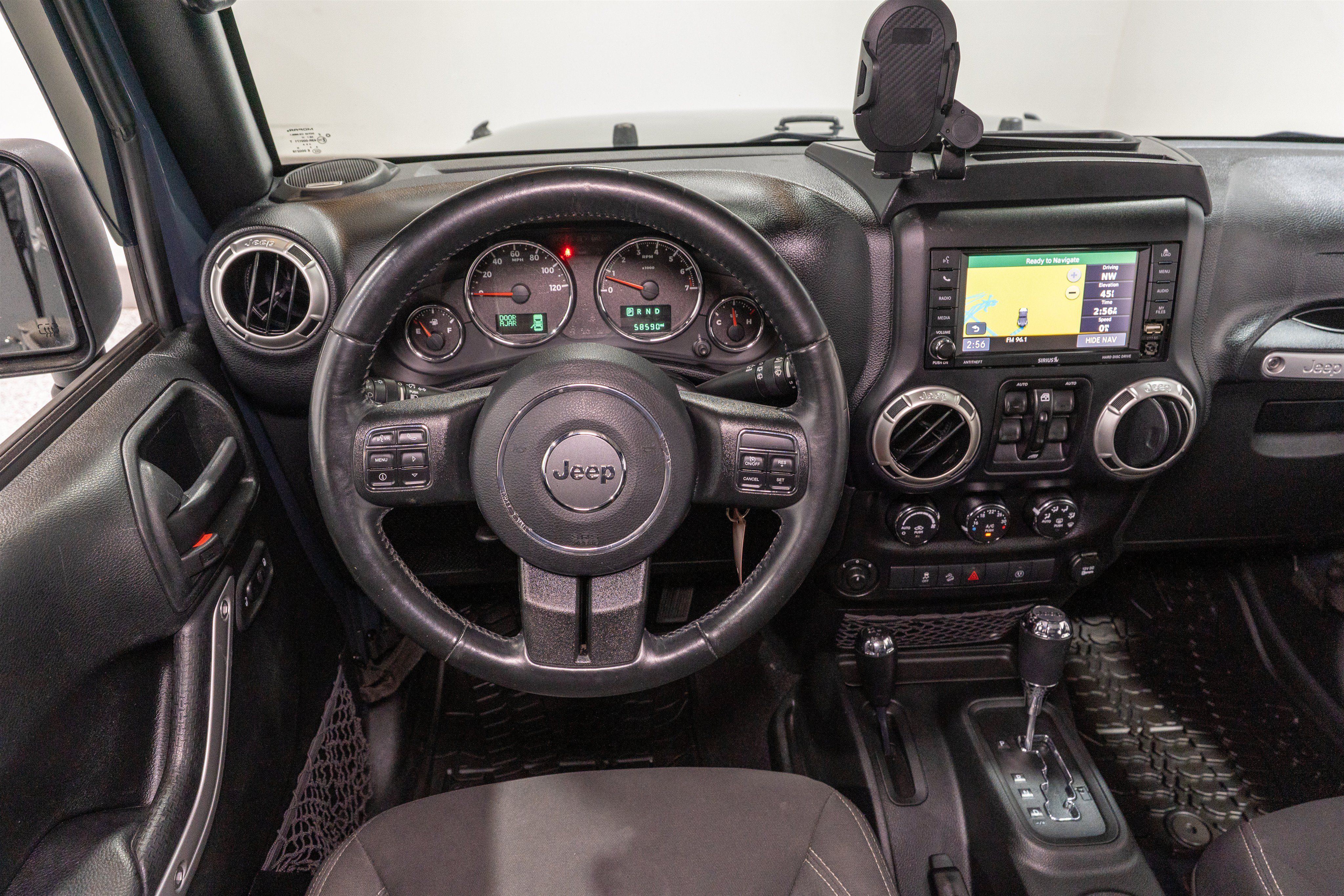 Used 2017 Jeep Wrangler Unlimited Sahara w/ Connectivity Group AWD/4WD image 11