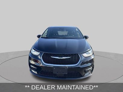 Used 2026 Chrysler Pacifica Select