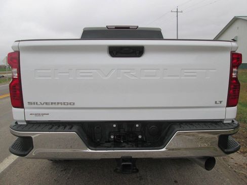 Used 2024 Chevrolet Silverado 2500 LT w/ Convenience Package AWD/4WD image 4