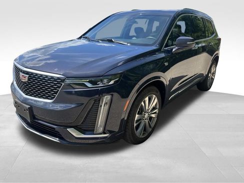 Certified 2025 Cadillac XT6 Premium Luxury AWD/4WD image 8