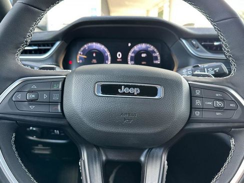 New 2025 Jeep Grand Cherokee Laredo X w/ Luxury Tech Group I image 23