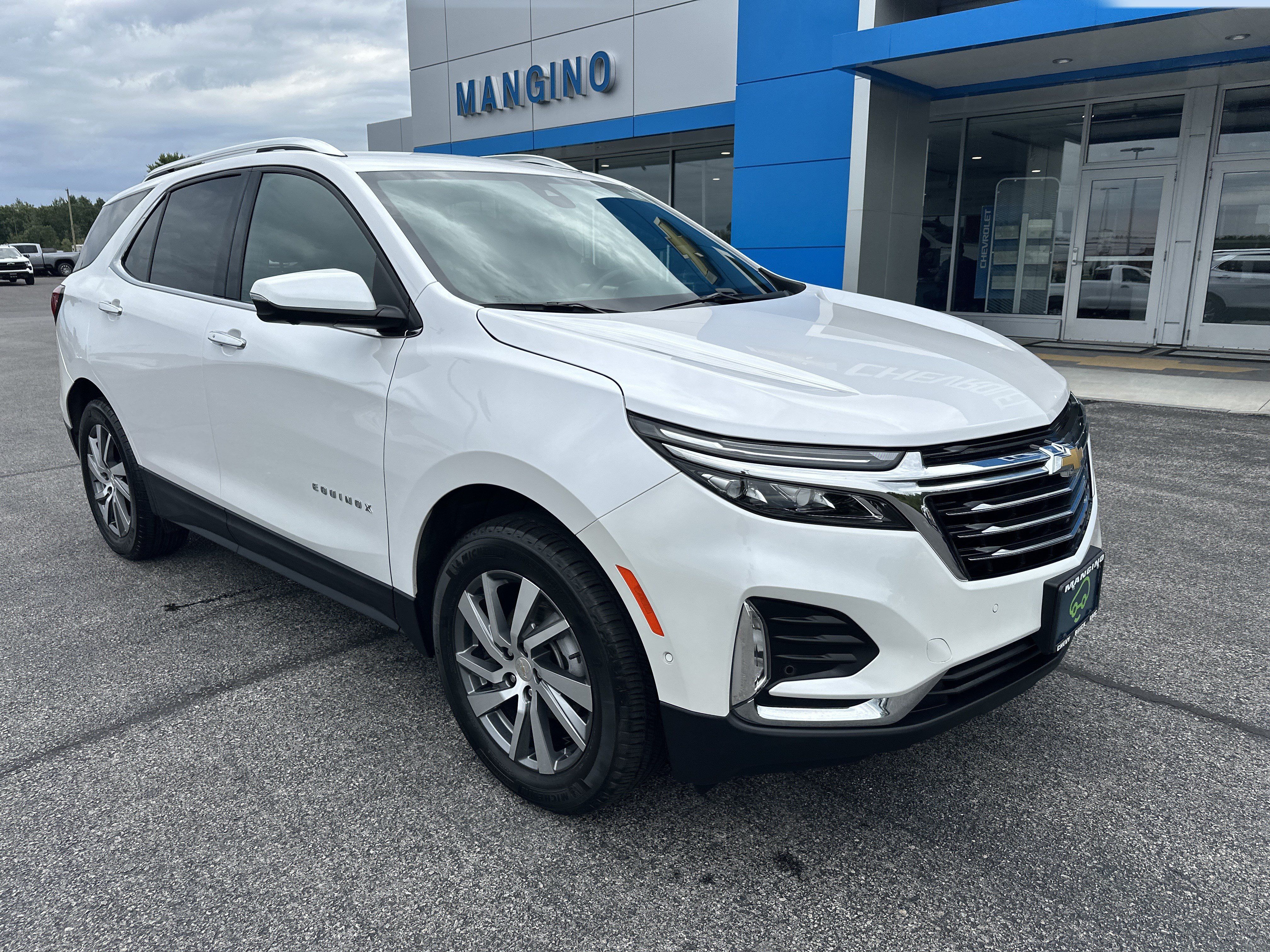 Certified 2024 Chevrolet Equinox Premier AWD/4WD image 2