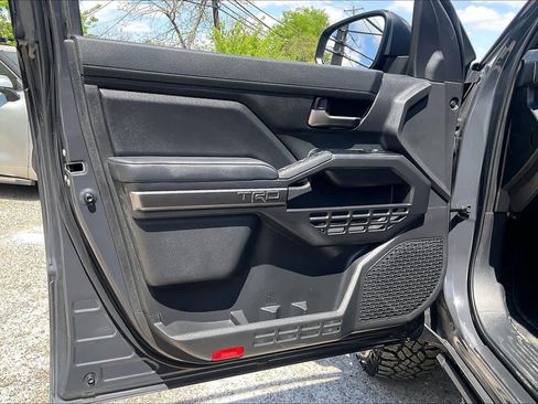 Used 2025 Toyota Tacoma TRD Sport image 21