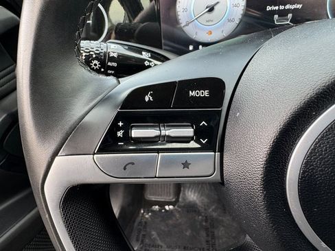 Used 2025 Hyundai Elantra SEL image 21