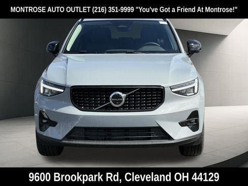 New 2026 Volvo XC40 B5 Plus w/ Climate Package AWD/4WD image 8