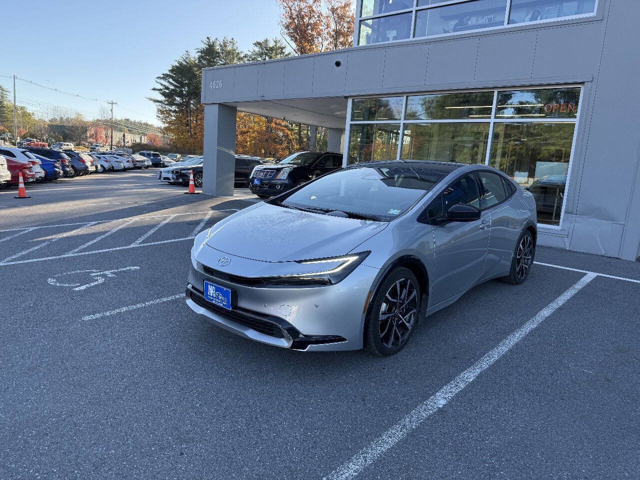 Used 2024 Toyota Prius Prime FWD image 3