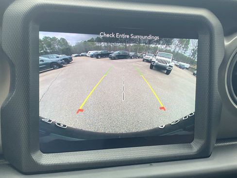 Certified 2023 Jeep Wrangler Unlimited w/ Sun & Screen Package image 40