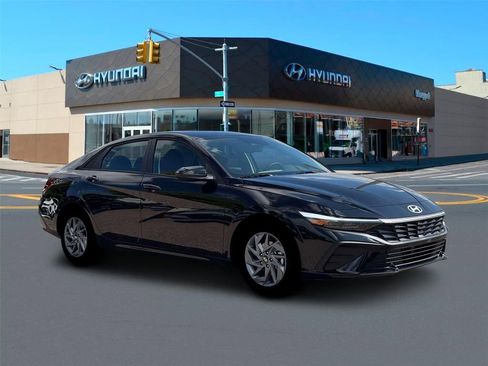 New 2026 Hyundai Elantra Hybrid FWD image 10