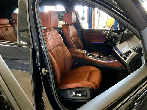 Certified 2024 BMW X5 xDrive40i w/ M Sport Package image 9