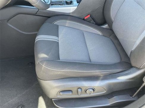 Used 2025 Chevrolet Blazer LT image 12