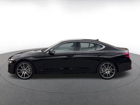 Used 2025 Genesis G70 2.5T image 9