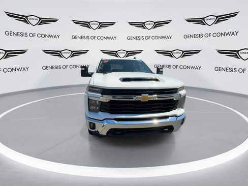 Used 2025 Chevrolet Silverado 2500 LT w/ Convenience Package AWD/4WD image 3