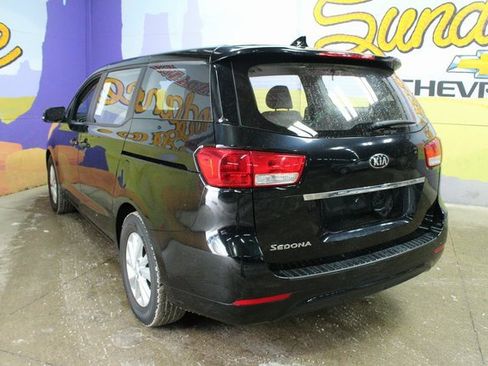 Used 2018 Kia Sedona L image 6