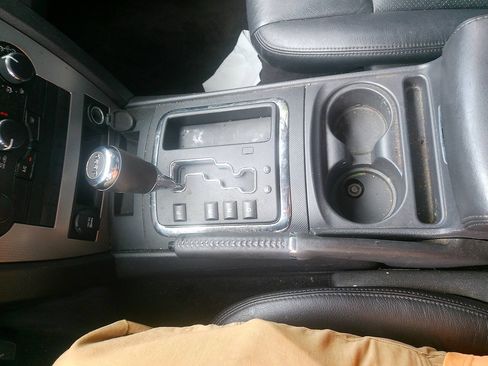 Used 2010 Jeep Grand Cherokee Laredo AWD/4WD image 37