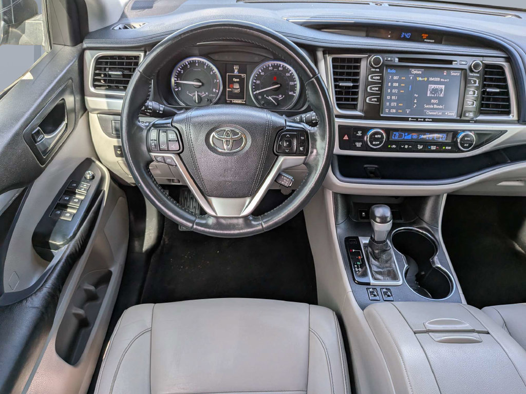 Used 2016 Toyota Highlander XLE FWD image 16