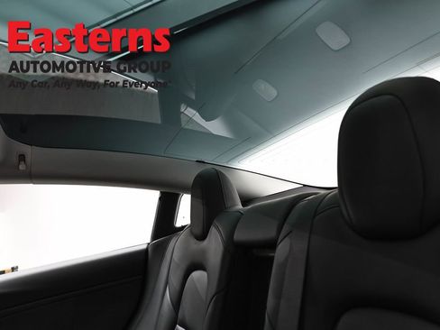 Used 2019 Tesla Model 3 Standard Range image 32