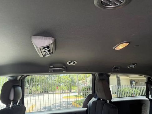 Used 2015 Dodge Grand Caravan SXT w/ Blacktop Package FWD image 20