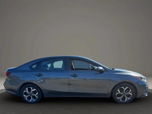Used 2020 Kia Forte LXS FWD image 4