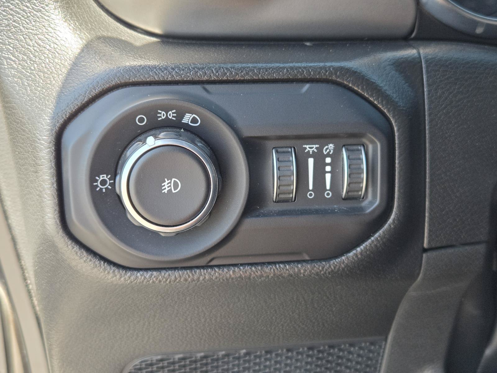 Used 2022 Jeep Wrangler Sport AWD/4WD image 21