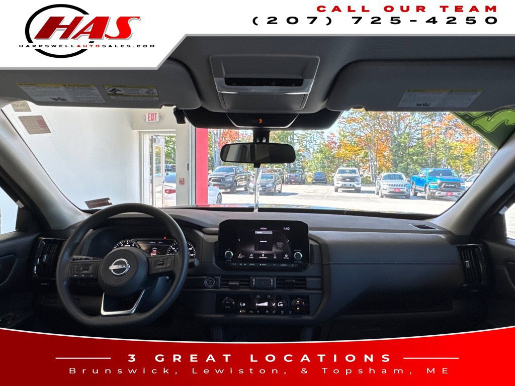 Used 2024 Nissan Pathfinder S AWD/4WD image 13