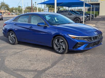 Certified 2025 Hyundai Elantra Limited w/ Cargo Package