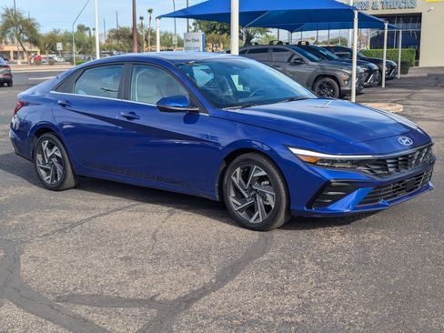 Certified 2025 Hyundai Elantra Limited w/ Cargo Package image 1