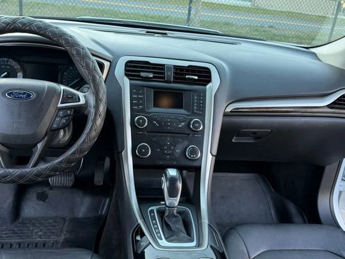 Used 2014 Ford Fusion SE w/ Equipment Group 202A image 14