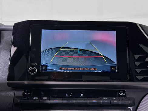 Used 2025 Toyota Camry SE FWD image 25