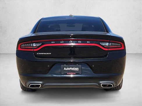 Used 2019 Dodge Charger SXT w/ Leather Interior Group image 7