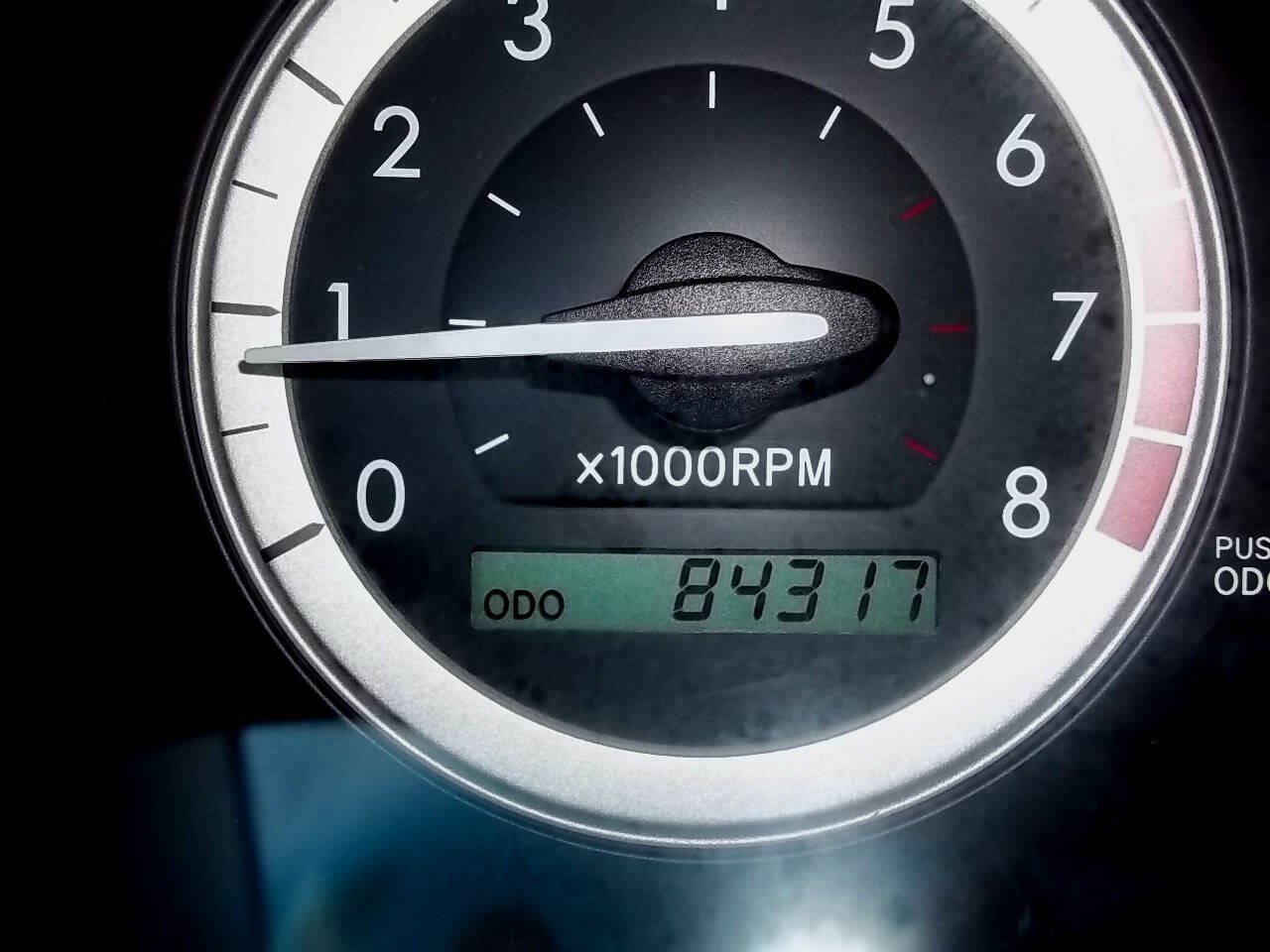Used 2004 Toyota Sienna LE w/ LE Pkg 7 FWD image 12