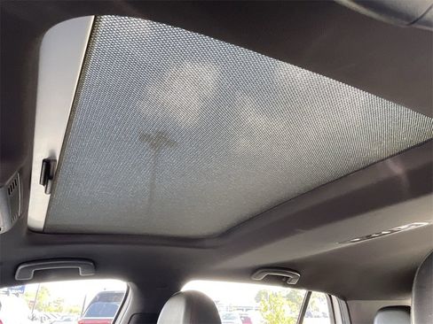 Used 2019 Volkswagen GTI SE w/ SE Experience Package image 9