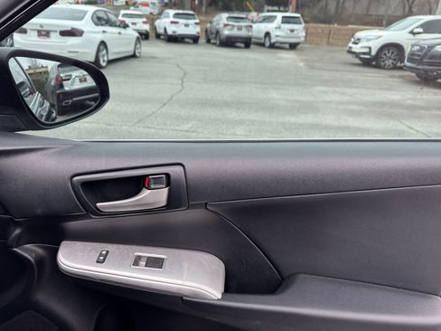 Used 2012 Toyota Camry SE image 25