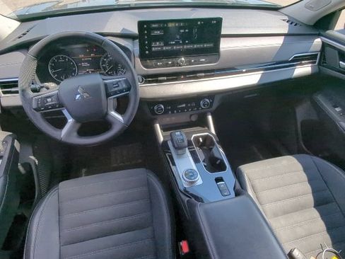 Used 2025 Mitsubishi Outlander SE AWD/4WD image 15