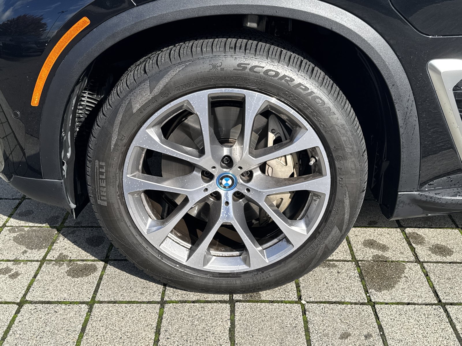 Used 2024 BMW X5 xDrive50e w/ Executive Package AWD/4WD image 9