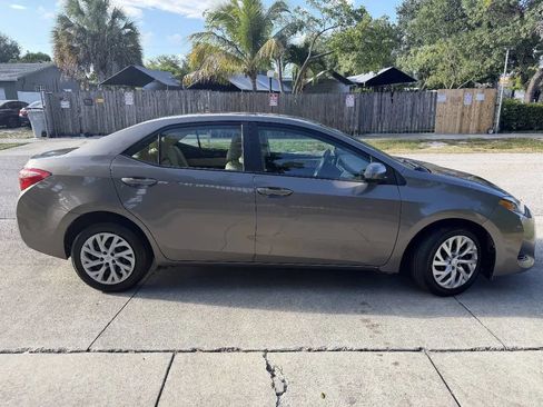 Used 2019 Toyota Corolla LE FWD image 3