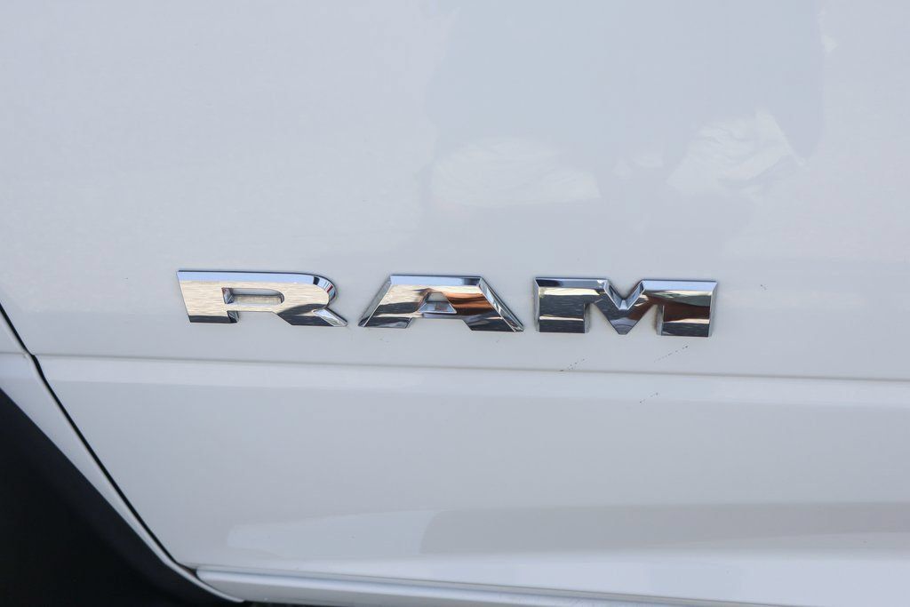 Used 2022 RAM 5500 Tradesman w/ Chrome Appearance Group RWD image 46