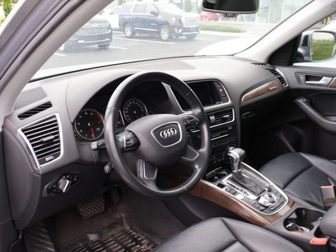 Used 2015 Audi Q5 2.0T Premium Plus w/ Technology Package AWD/4WD image 18