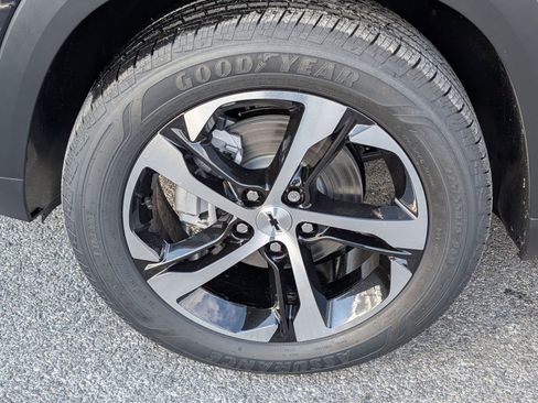 New 2026 Chevrolet Trax RS w/ Sunroof Package image 6