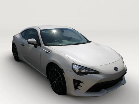 Used 2019 Toyota 86 RWD image 12