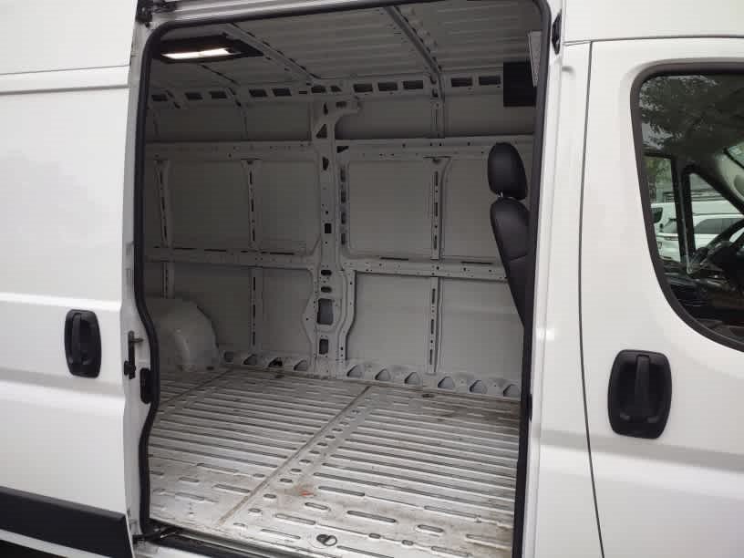 Used 2026 RAM ProMaster 2500 w/ Convenience Group FWD image 5