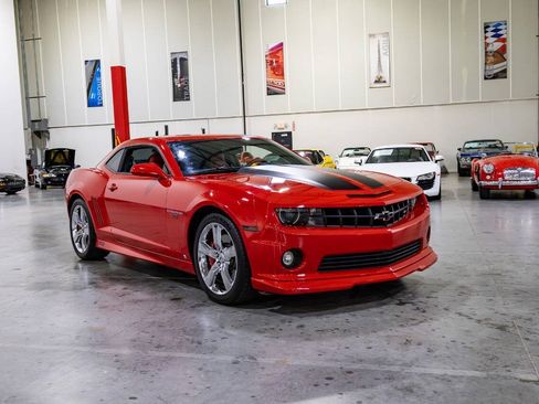 Used 2010 Chevrolet Camaro SS w/ RS Package RWD image 7
