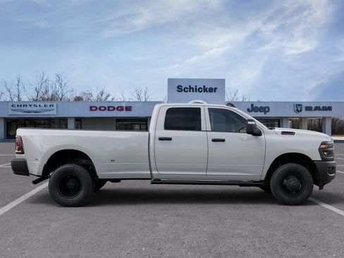 New 2026 RAM 3500 Tradesman AWD/4WD image 23