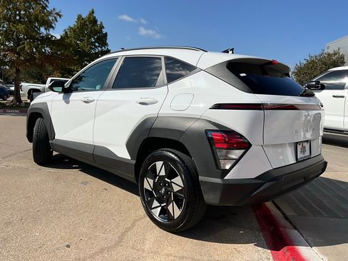 Used 2025 Hyundai Kona SEL image 8