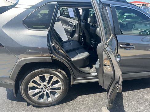 Used 2021 Toyota RAV4 XLE Premium FWD image 39