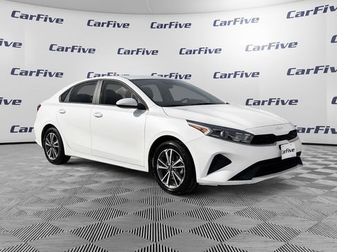 Used 2024 Kia Forte LXS image 8