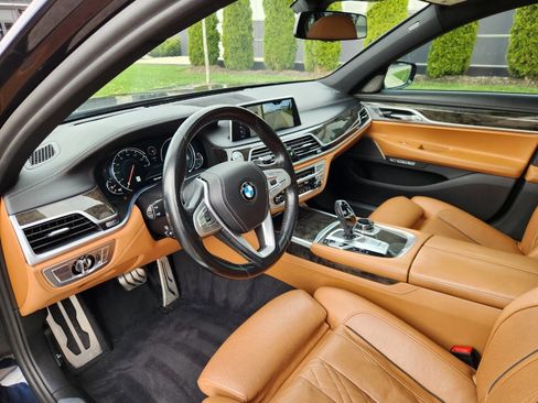 Used 2017 BMW 750i xDrive image 18