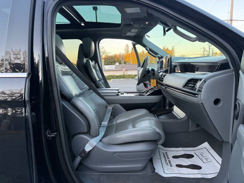 Used 2018 Lincoln Navigator Reserve AWD/4WD image 44