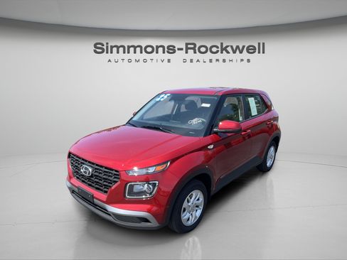 Used 2025 Hyundai Venue SE FWD image 1