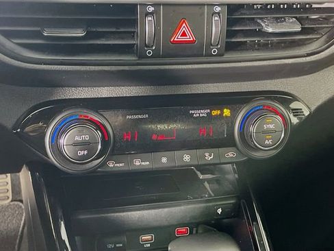 Used 2024 Kia Forte GT-Line w/ GT-Line Premium Package image 17